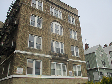 Apartments at 220 Roseville Avenue